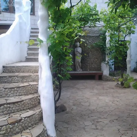 Gaudi *